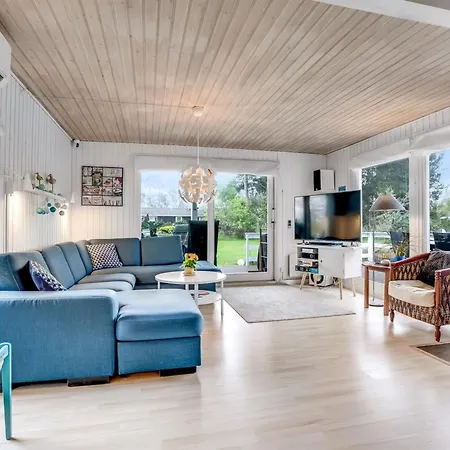 Asmine - 670m From The Sea By Interhome